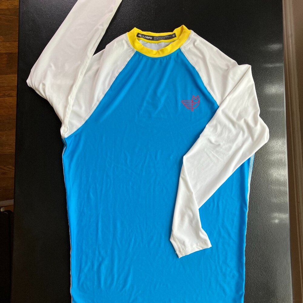 *NEW* Men's Long-Sleeve Rash Guard Shirt - XL